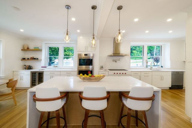 37 Oakland St, Wellesley, MA 02481