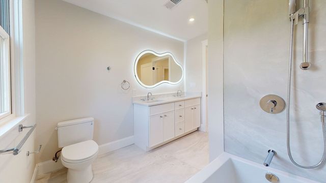 37 Oakland St, Wellesley, MA 02481