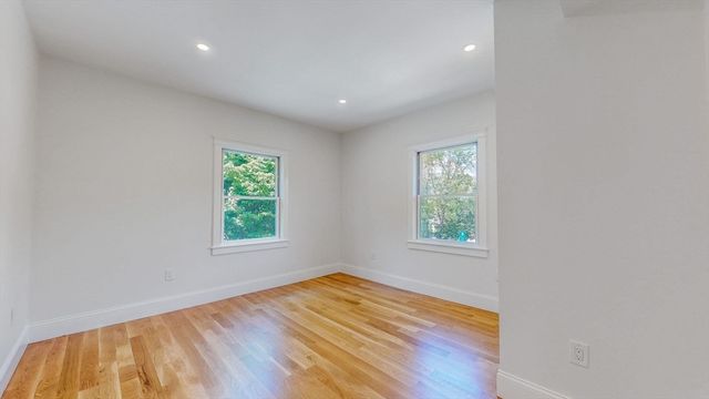37 Oakland St, Wellesley, MA 02481
