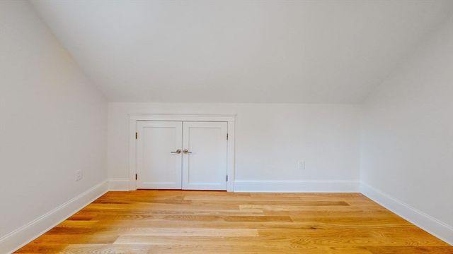 37 Oakland St, Wellesley, MA 02481