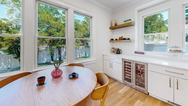 37 Oakland St, Wellesley, MA 02481