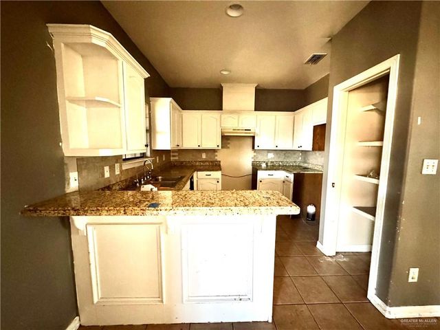 3326 Tulipan Avenue, Edinburg, TX 78542