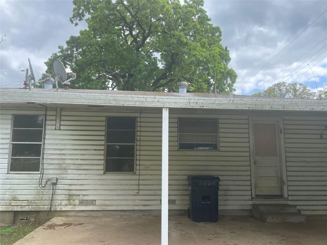 410 Hazel Ave, Rockdale, TX 76567