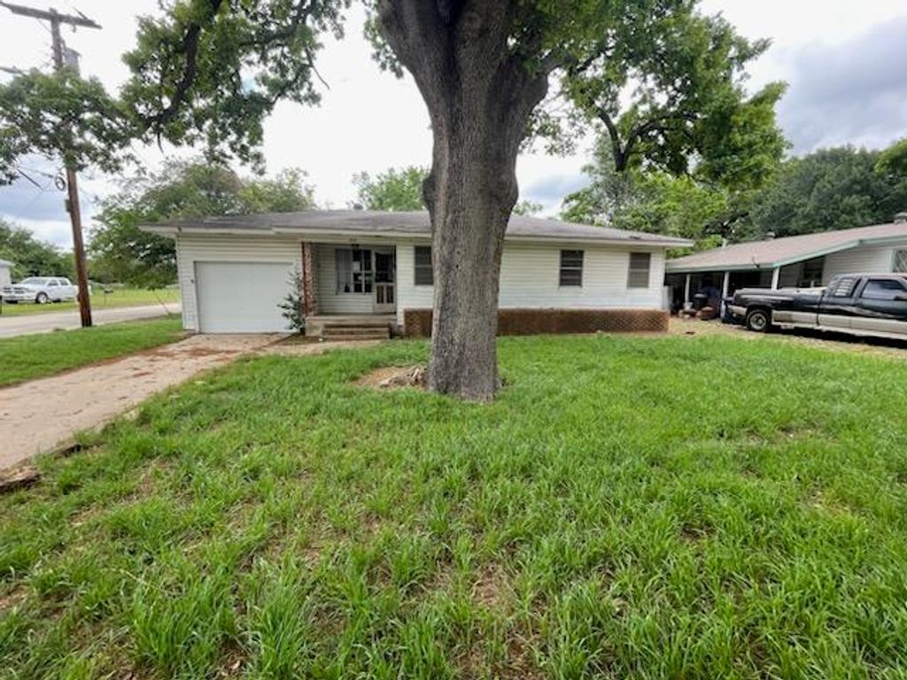 410 Hazel Ave, Rockdale, TX 76567
