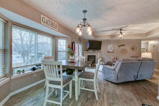 608 Cypress Avenue, Nixa, MO 65714