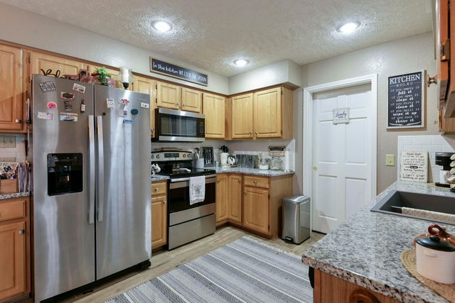 608 Cypress Avenue, Nixa, MO 65714