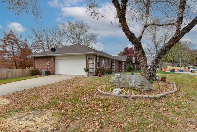 608 Cypress Avenue, Nixa, MO 65714