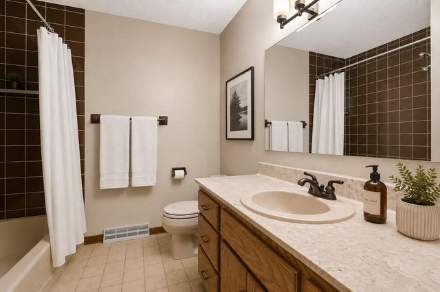 3170 12th Street NW, New Brighton, MN 55112