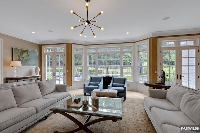 29 McGrath Drive, Cresskill, NJ 07626
