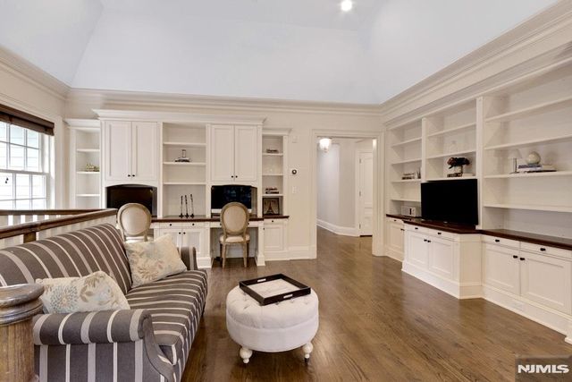 29 McGrath Drive, Cresskill, NJ 07626