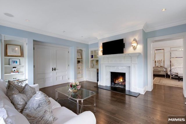 29 McGrath Drive, Cresskill, NJ 07626