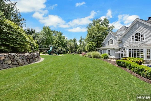 29 McGrath Drive, Cresskill, NJ 07626