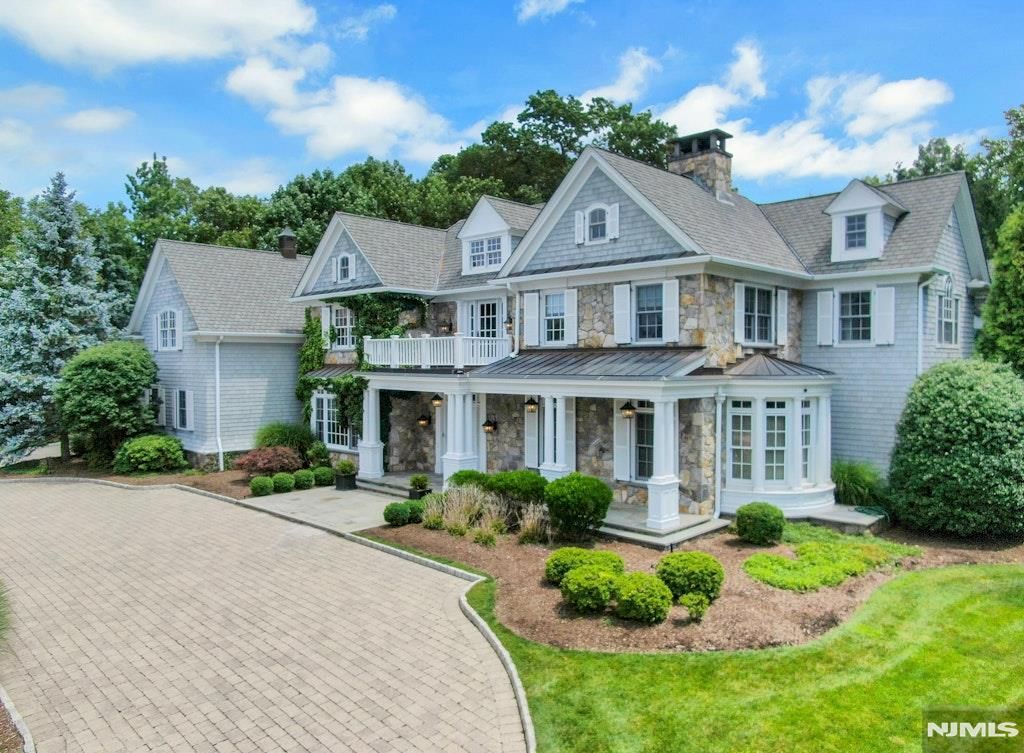 29 McGrath Drive, Cresskill, NJ 07626