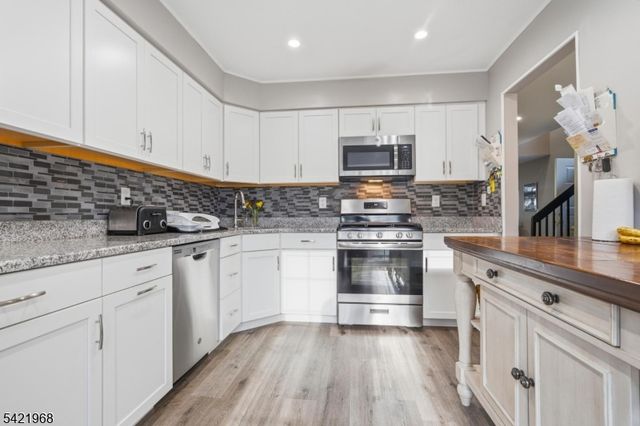 5 Ardsley Sq, Sayreville Boro, NJ 08859