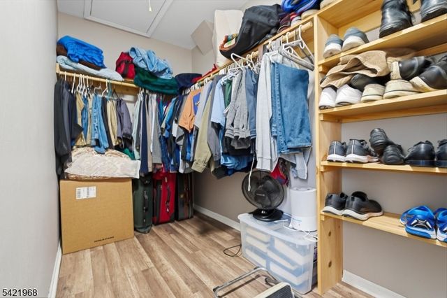 5 Ardsley Sq, Sayreville Boro, NJ 08859