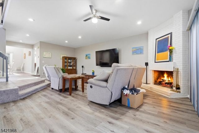 5 Ardsley Sq, Sayreville Boro, NJ 08859