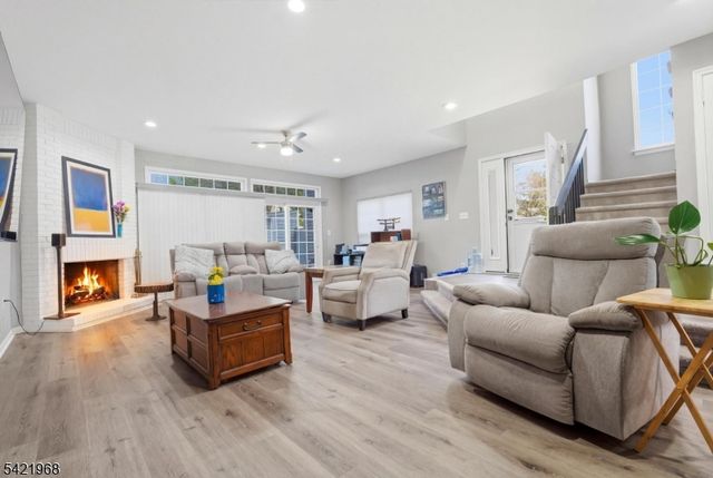 5 Ardsley Sq, Sayreville Boro, NJ 08859