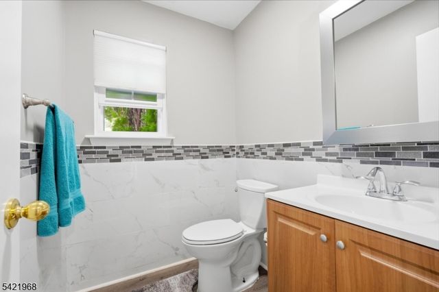 5 Ardsley Sq, Sayreville Boro, NJ 08859