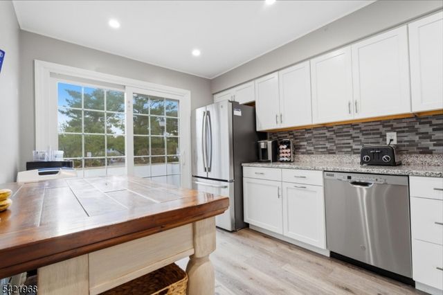 5 Ardsley Sq, Sayreville Boro, NJ 08859