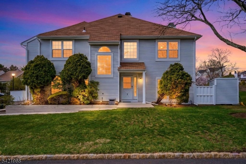 5 Ardsley Sq, Sayreville Boro, NJ 08859