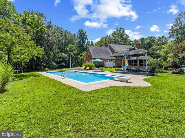 16966 TEAGUES POINT RD, Hughesville, MD 20637