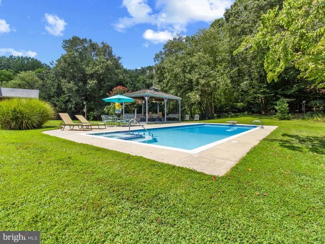 16966 TEAGUES POINT RD, Hughesville, MD 20637