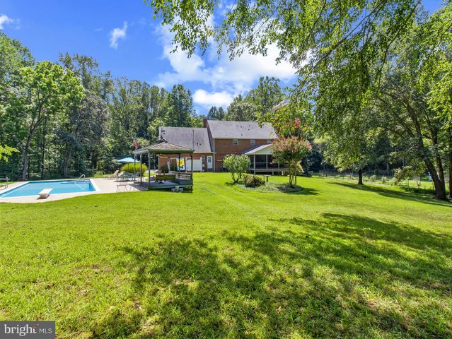 16966 TEAGUES POINT RD, Hughesville, MD 20637