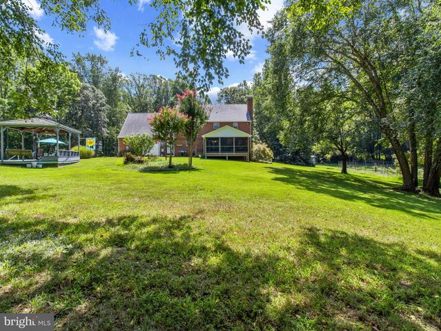 16966 TEAGUES POINT RD, Hughesville, MD 20637
