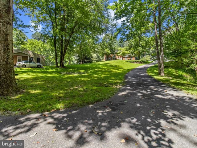 16966 TEAGUES POINT RD, Hughesville, MD 20637