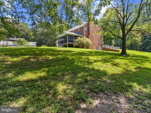 16966 TEAGUES POINT RD, Hughesville, MD 20637