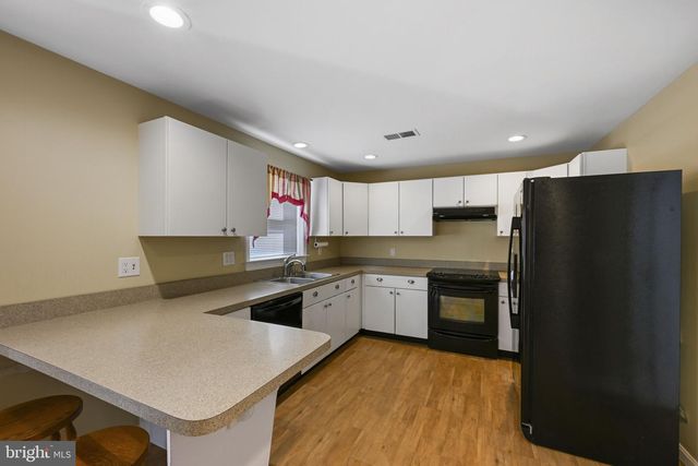 16966 TEAGUES POINT RD, Hughesville, MD 20637