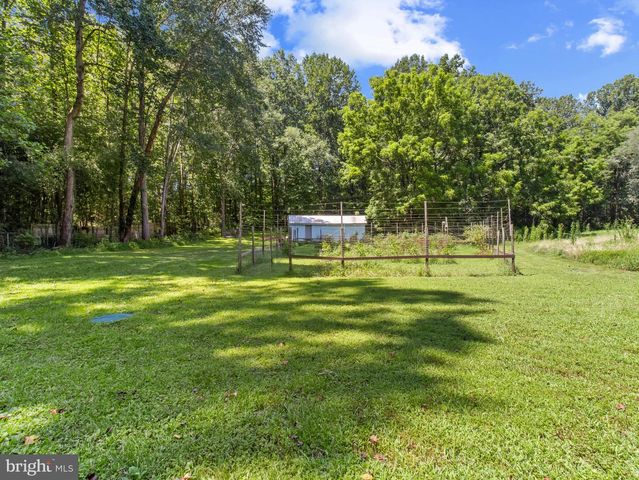 16966 TEAGUES POINT RD, Hughesville, MD 20637