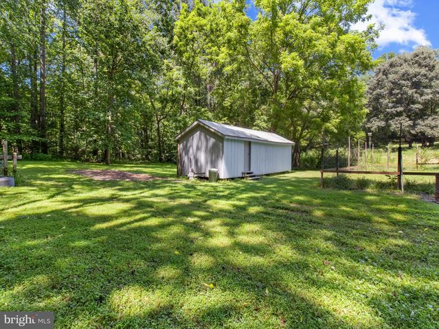 16966 TEAGUES POINT RD, Hughesville, MD 20637