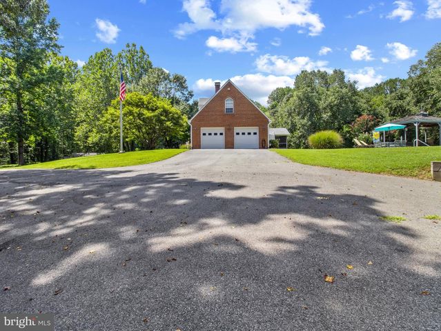 16966 TEAGUES POINT RD, Hughesville, MD 20637