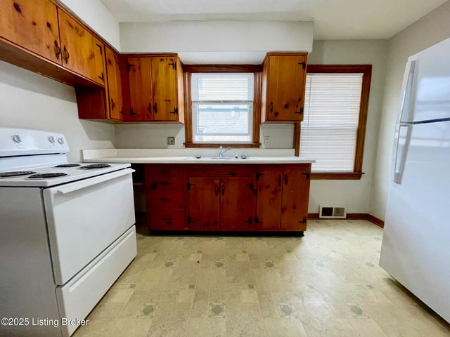 208 Breckenridge Ln 1, Louisville, KY 40207