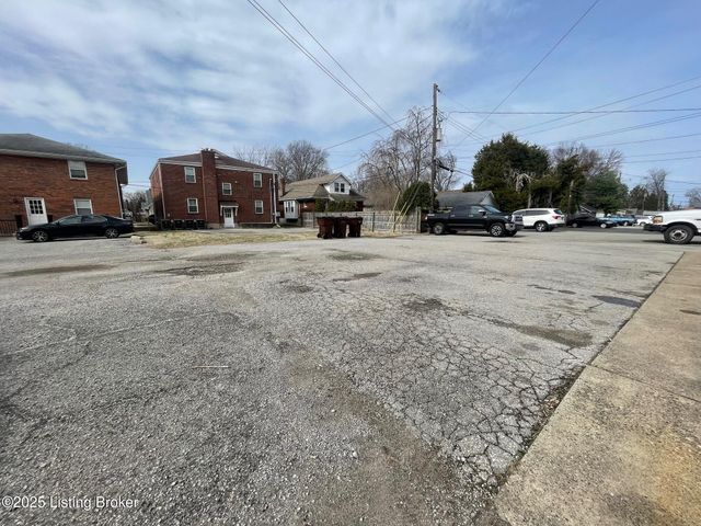 208 Breckenridge Ln 1, Louisville, KY 40207