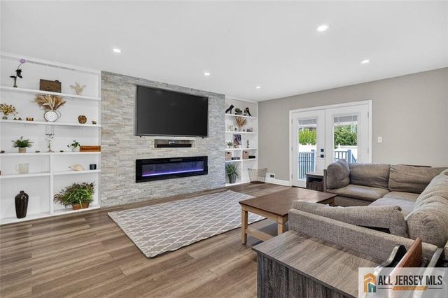 16 Colonial Drive, East Brunswick, NJ 08816