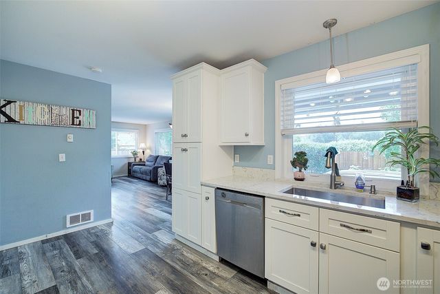 16204 93rd Street E, Sumner, WA 98390