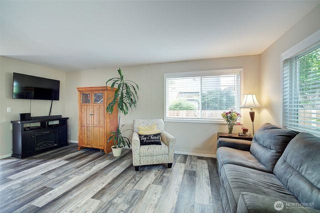 16204 93rd Street E, Sumner, WA 98390