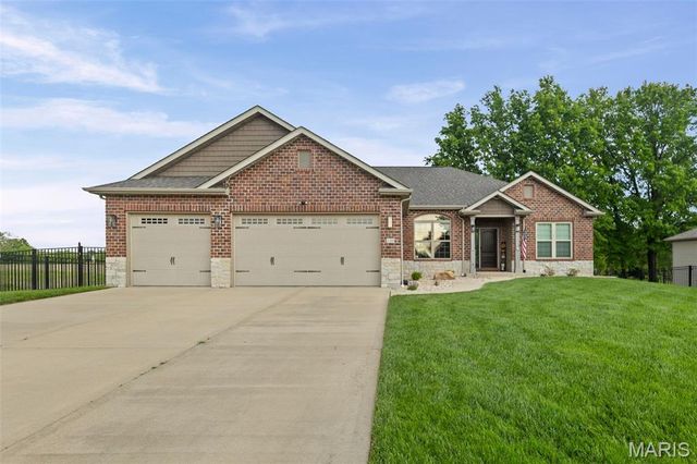 540 Glendale Drive, Troy, IL 62294