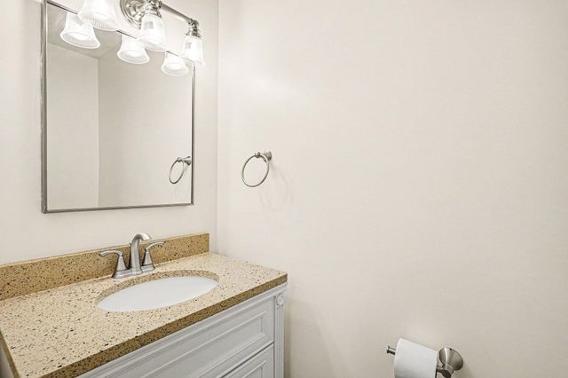 4300 Meghan Lane 302, Eagan, MN 55122