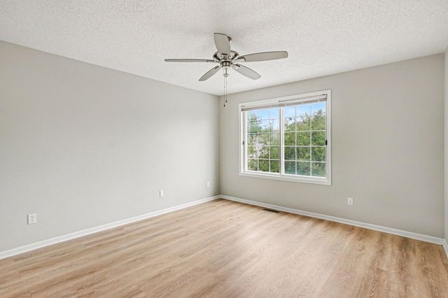 4300 Meghan Lane 302, Eagan, MN 55122