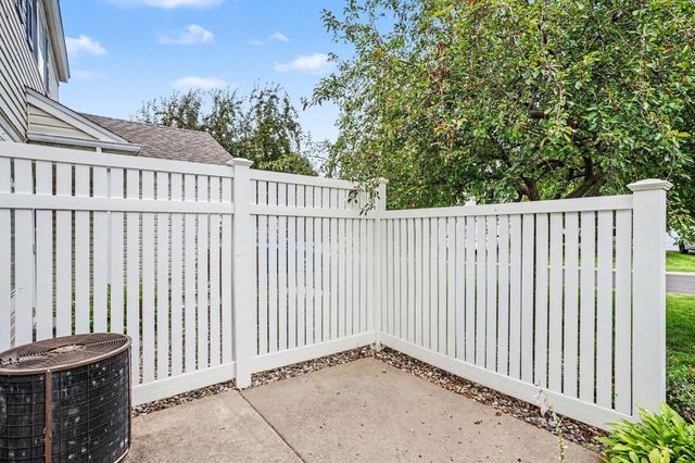 4300 Meghan Lane 302, Eagan, MN 55122