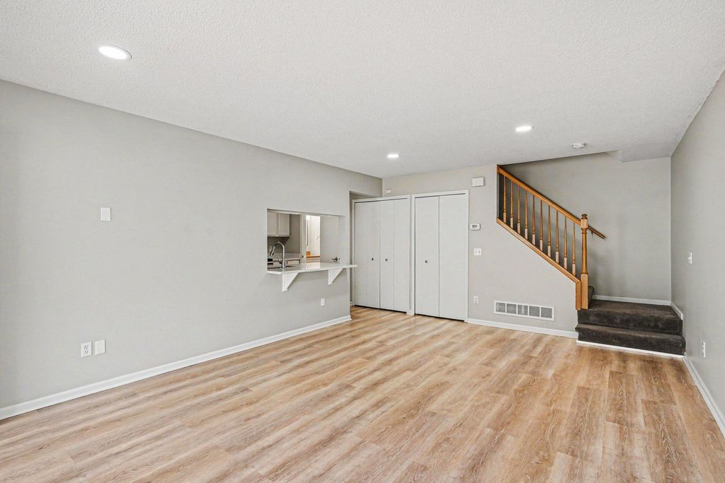 4300 Meghan Lane 302, Eagan, MN 55122 — photo 3