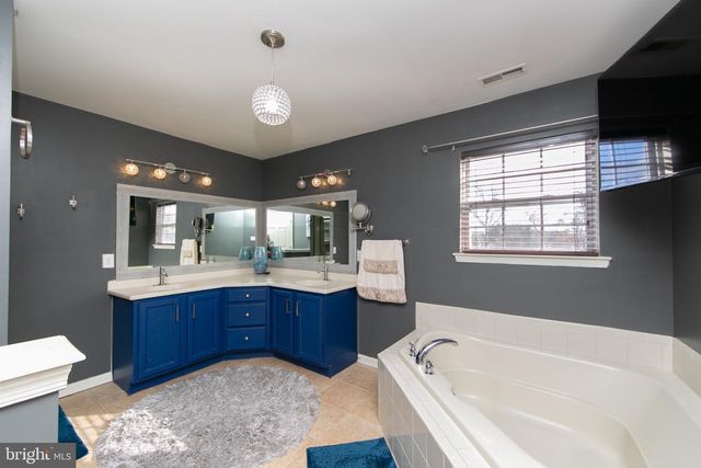 115 GOLDEN MEADOW LN, Sicklerville, NJ 08081