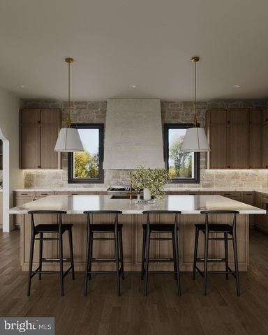 1111 LAKEWOOD DR SW, Vienna, VA 22180