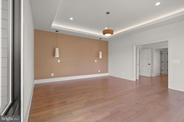 1111 LAKEWOOD DR SW, Vienna, VA 22180