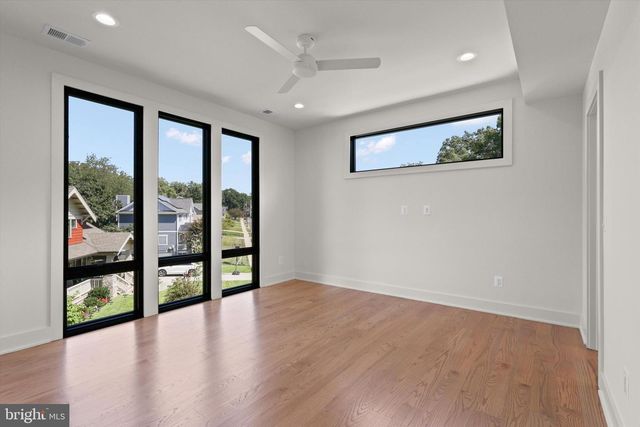 1111 LAKEWOOD DR SW, Vienna, VA 22180