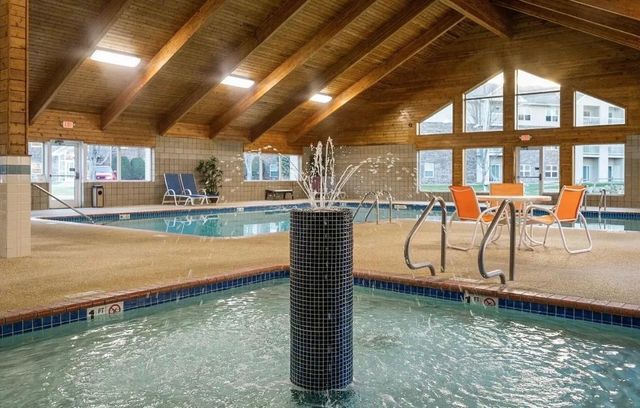 1321 Lake Drive W 320, Chanhassen, MN 55317