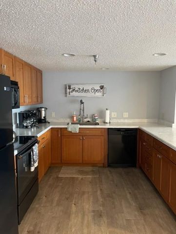 1321 Lake Drive W 320, Chanhassen, MN 55317